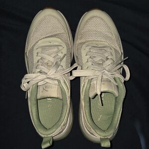 Puma Women's Sneakers in Light Green and White Size 9